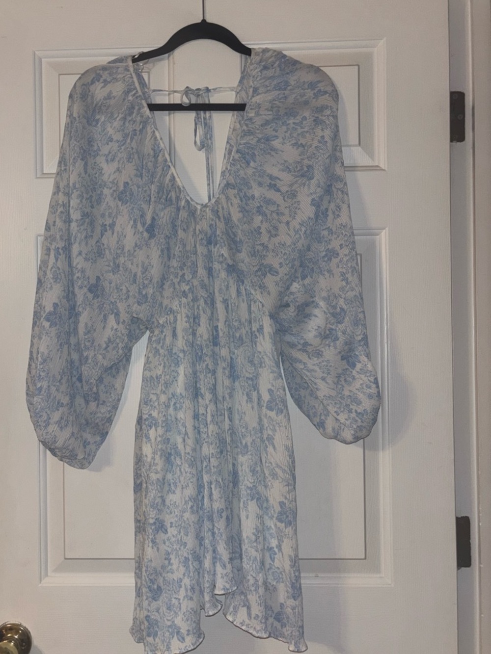 Mable Light Blue Floral Mini Dress with Balloon Sleeves size medium